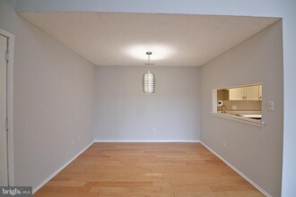 4914 Dunbarton Rd in Mount Laurel, NJ - Building Photo - Building Photo