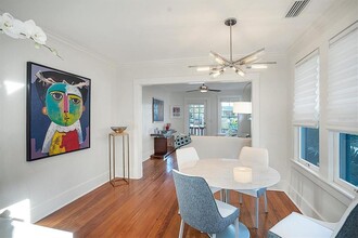 1716 Oak St in Sarasota, FL - Foto de edificio - Building Photo