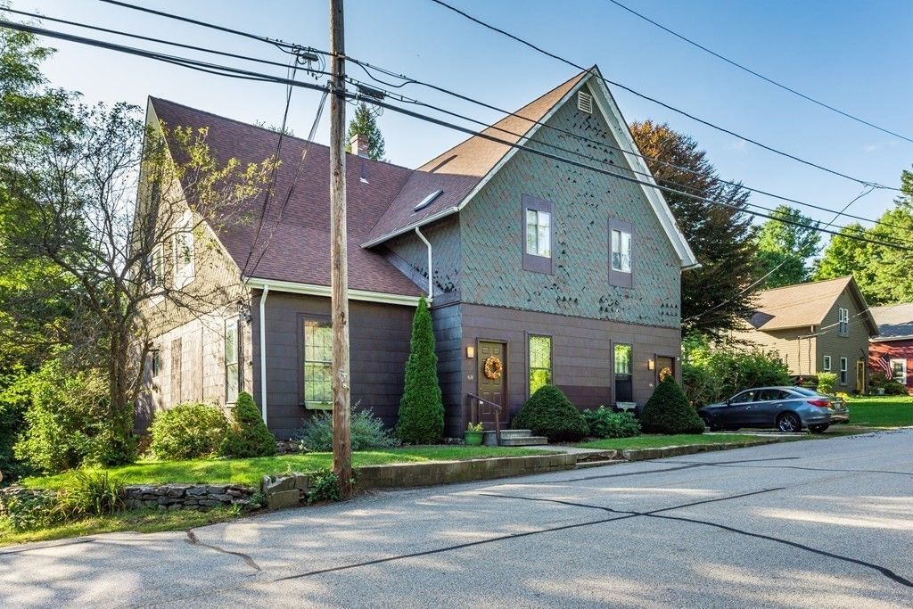 66 Rawson St, Unit 1 in Leicester, MA - Building Photo
