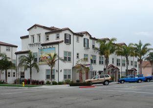 651-661 S A St in Oxnard, CA - Foto de edificio - Building Photo