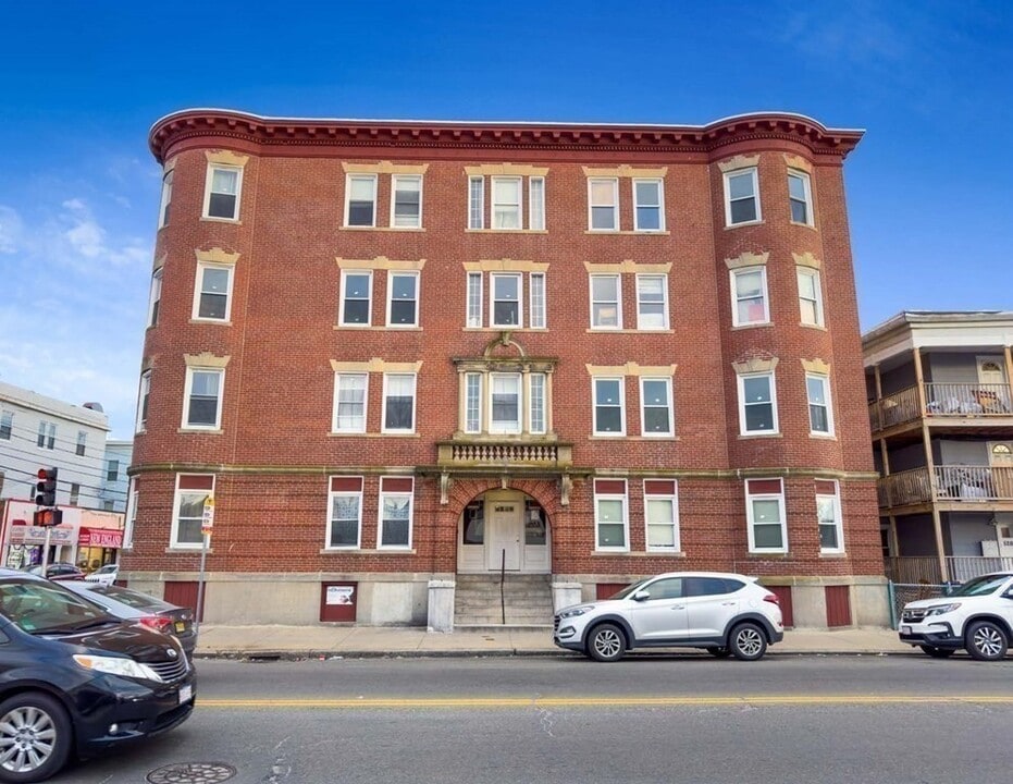 526 Western Ave in Lynn, MA - Foto de edificio