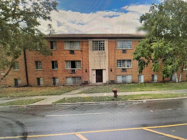 4865 Cadieux Rd in Detroit, MI - Building Photo - Building Photo