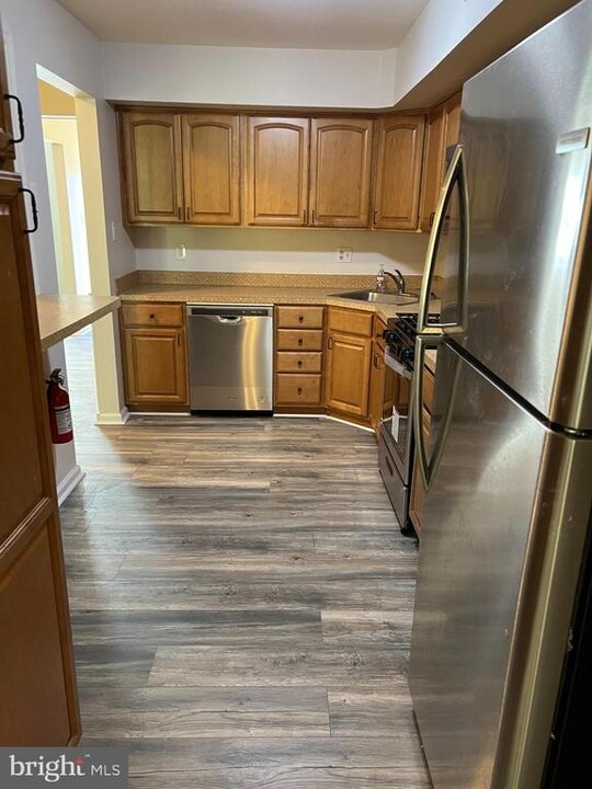 208 Allens Ln in Harrison Township, NJ - Building Photo