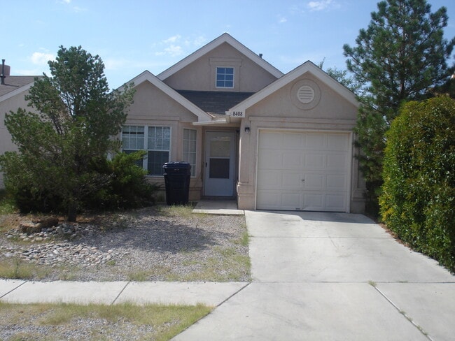 8408 Cedarcroft Rd NW in Albuquerque, NM - Building Photo - Building Photo