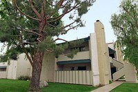 Building Photo - Cedar Oaks Apartments in Bakersfield, California