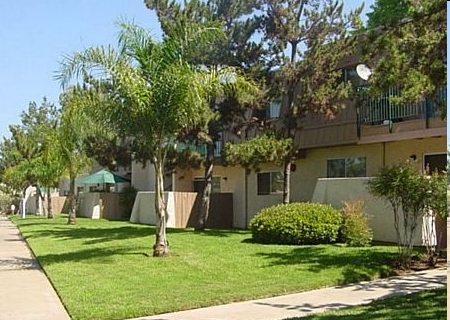 Teton Pines Apartments in Escondido, CA - Building Photo - Building Photo