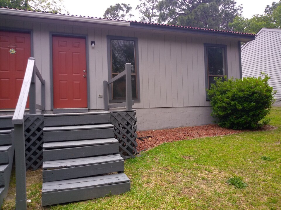 204 Bull Run St in Fayetteville, NC - Building Photo