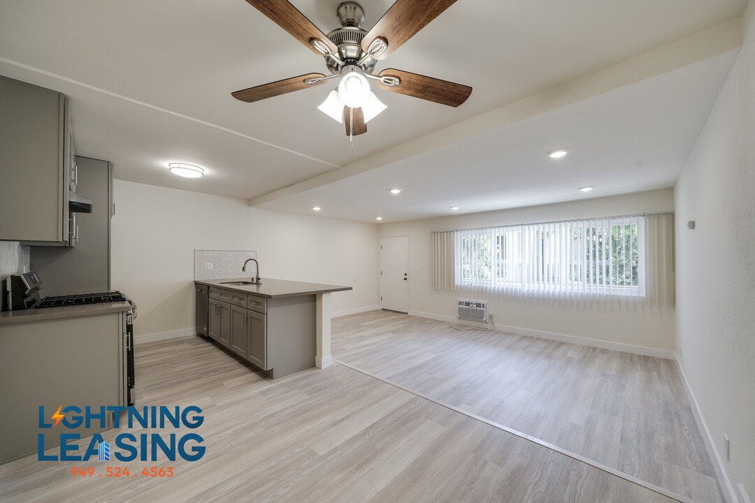 6738-6733 Independence Ave in Los Angeles, CA - Building Photo