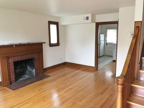 2722 Cedarhurst Ave in Roanoke, VA - Building Photo - Interior Photo