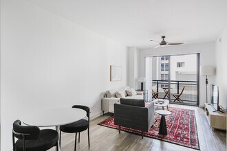 221 SW 12th St in Miami, FL - Building Photo - Building Photo