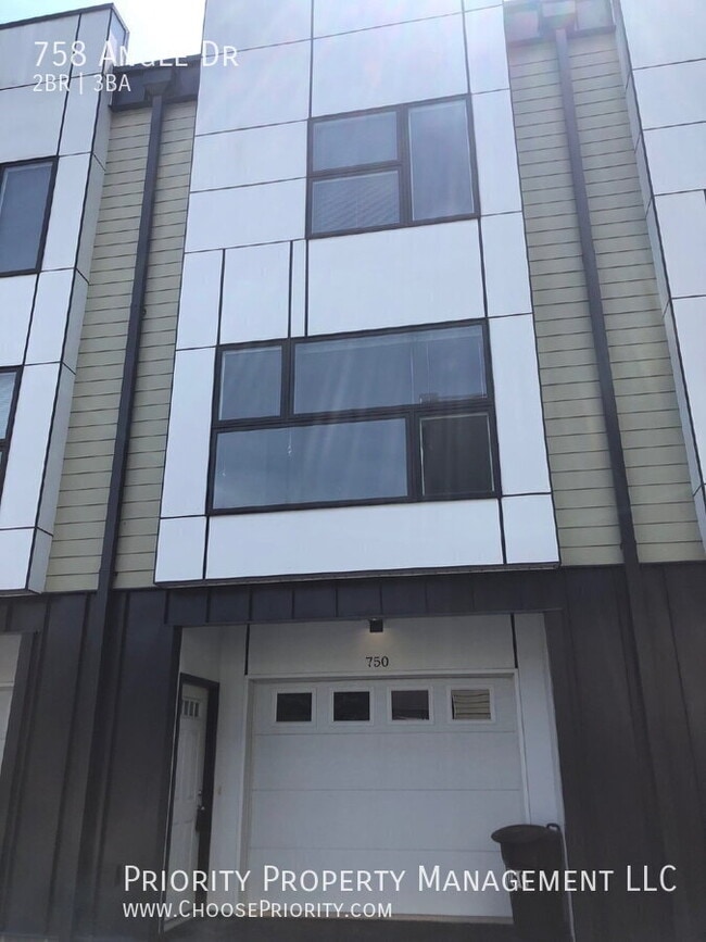 758 Angle Dr in Harrisonburg, VA - Building Photo - Building Photo