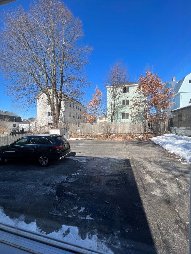 6 Ericsson St, Unit 1 in Worcester, MA - Foto de edificio - Building Photo