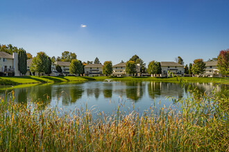 Alpine Lake Apartments in Jackson, MI - Foto de edificio - Building Photo