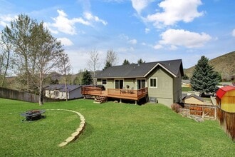150 Sunrise Ranch Rd in Bellevue, ID - Building Photo - Building Photo