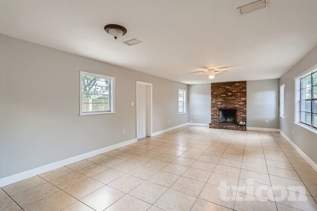 322 Notre Dame Dr in Altamonte Springs, FL - Foto de edificio - Building Photo