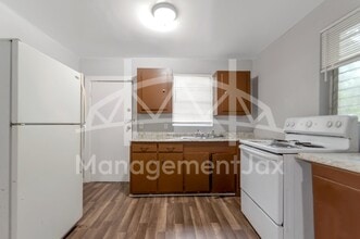 5813 Doeboy St in Jacksonville, FL - Building Photo - Building Photo