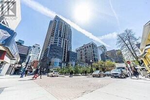 80 Cumberland St in Toronto, ON - Building Photo