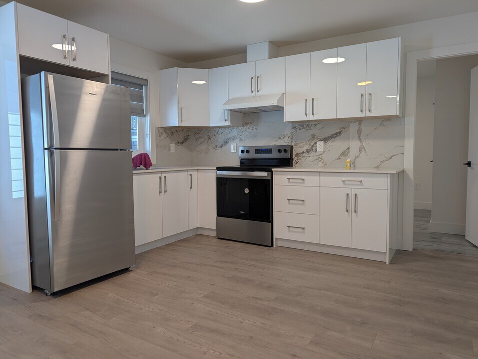 21010-21119 119 Ave in Maple Ridge, BC - Building Photo
