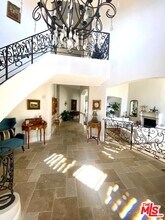 12021 Talus Pl in Beverly Hills, CA - Foto de edificio - Building Photo