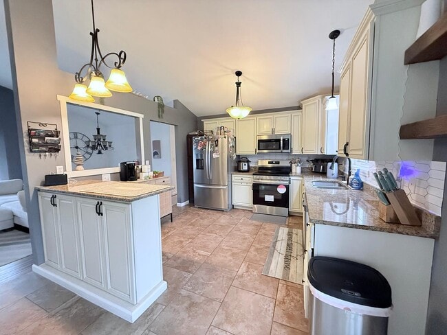 806 Hawks Cir Dr in Hillsboro, MO - Building Photo - Building Photo