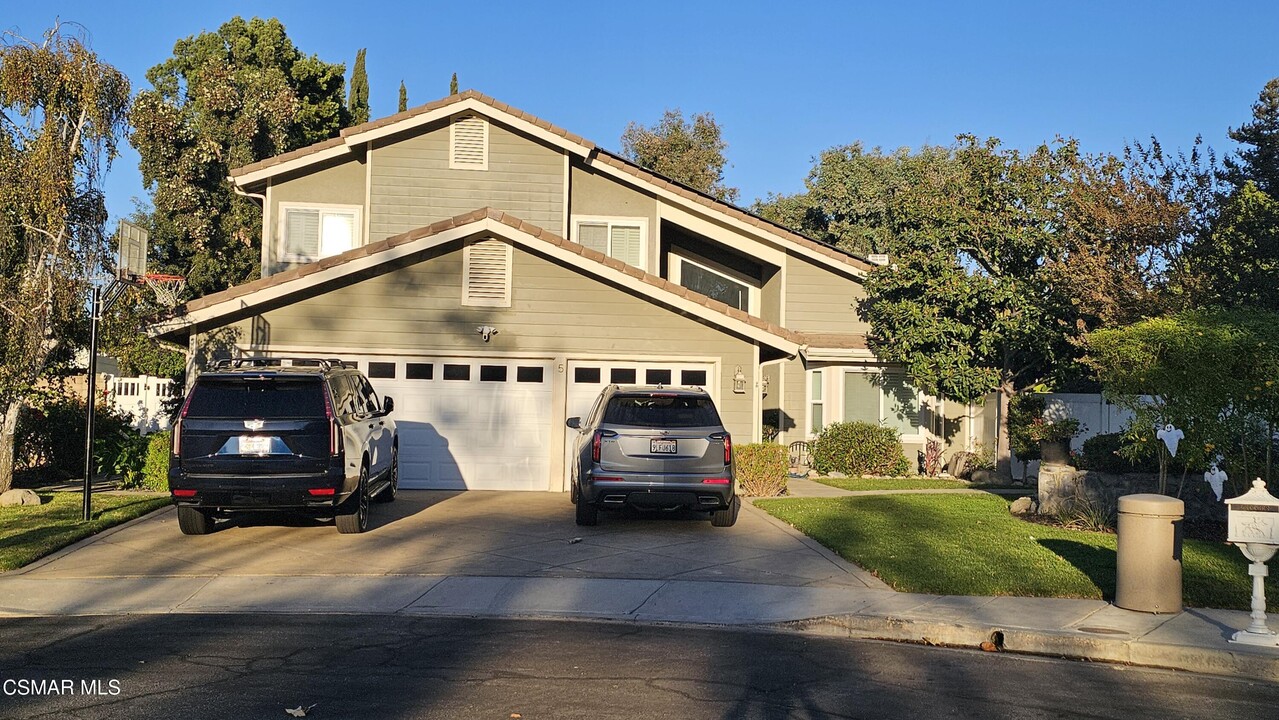 5 Faculty Ct in Thousand Oaks, CA - Foto de edificio