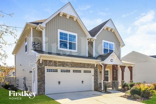 707 Traveller Dr in Whitsett, NC - Building Photo - Building Photo