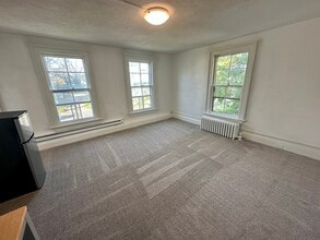 11 S Main St in New Milford, CT - Building Photo - Building Photo