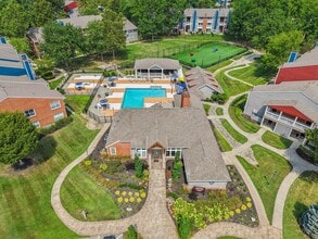 Arbors of Anderson in Cincinnati, OH - Foto de edificio - Building Photo