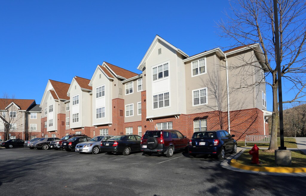 Victoria Park Apartments in Temple Hills, MD