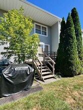 15 Carriage Path N in Milford, CT - Building Photo - Building Photo