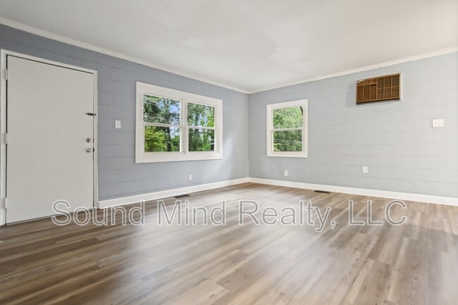 property at 716 Woodland Rd