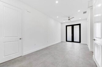 11681 Pawley Ave in Bonita Springs, FL - Building Photo - Building Photo