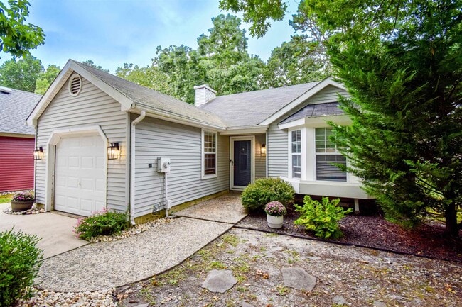 property at 712 Eagle Point Ct