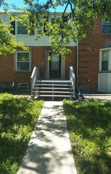 1360 Wentworth Ave in Calumet City, IL - Building Photo
