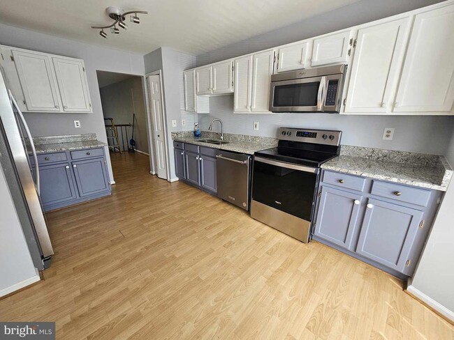 3288 Greco Ct in Woodbridge, VA - Foto de edificio - Building Photo