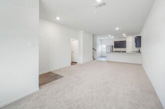 18513 Quiet Range Dr in Elgin, TX - Building Photo - Building Photo