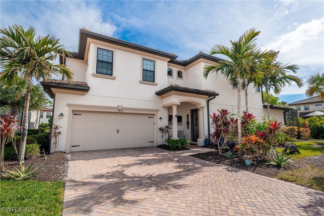 1154 Penrose Ct in Naples, FL - Building Photo