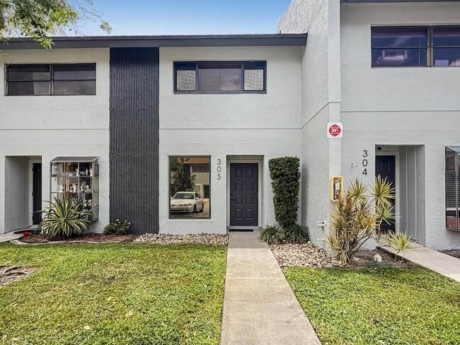 property at 2700 S Oakland Forest Dr