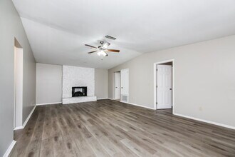 1670 Mary Beth Dr in Middleburg, FL - Building Photo - Building Photo