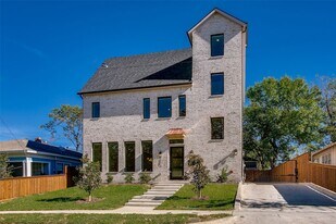 424 N Denver St in Dallas, TX - Building Photo
