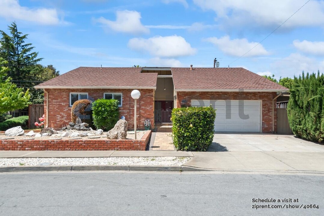 38596 Athy St in Fremont, CA - Building Photo