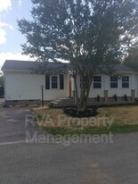 13 W Berry St in Sandston, VA - Building Photo