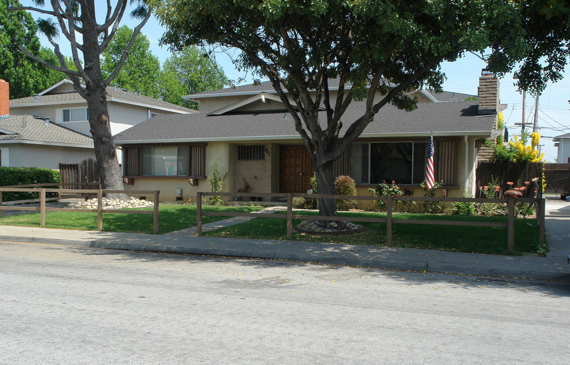 641 E Olive Ave in Sunnyvale, CA - Building Photo