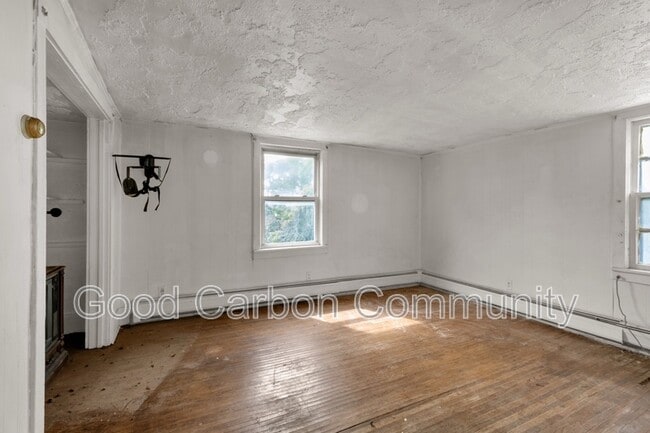 111 Cottage St in Lockport, NY - Building Photo - Building Photo
