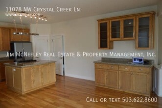 11078 NW Crystal Creek Ln in Portland, OR - Building Photo - Building Photo
