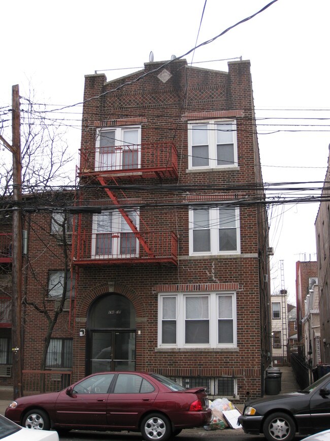 104-20 46th Ave in Flushing, NY - Building Photo - Building Photo