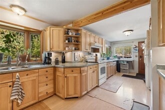 1627 Foothill Rd in Kalispell, MT - Foto de edificio - Interior Photo