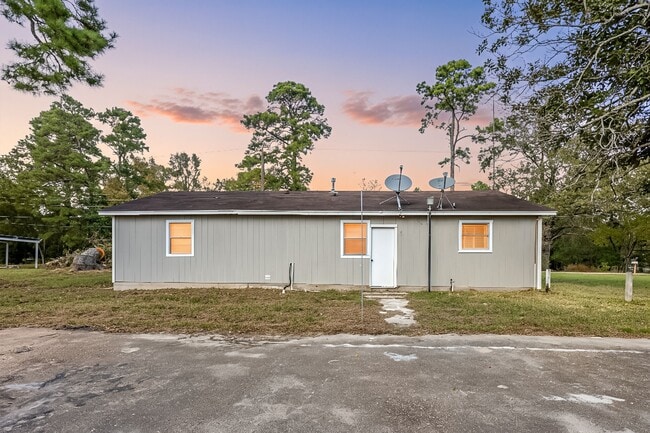 340 Magnolia Dr in Huffman, TX - Building Photo - Building Photo