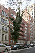 166 W 76th St in New York, NY - Building Photo - Building Photo