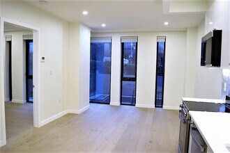 41-26 44th St in Queens, NY - Building Photo - Building Photo